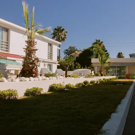 Vela Garden Apartment *